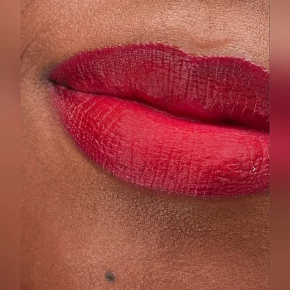 NIB Glossier G Suit Soft Touch Lip Creme, Jet​ - Picture 4 of 6